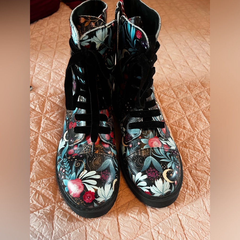 Floral Patterned Women's Combat Style Boots Size 8.5